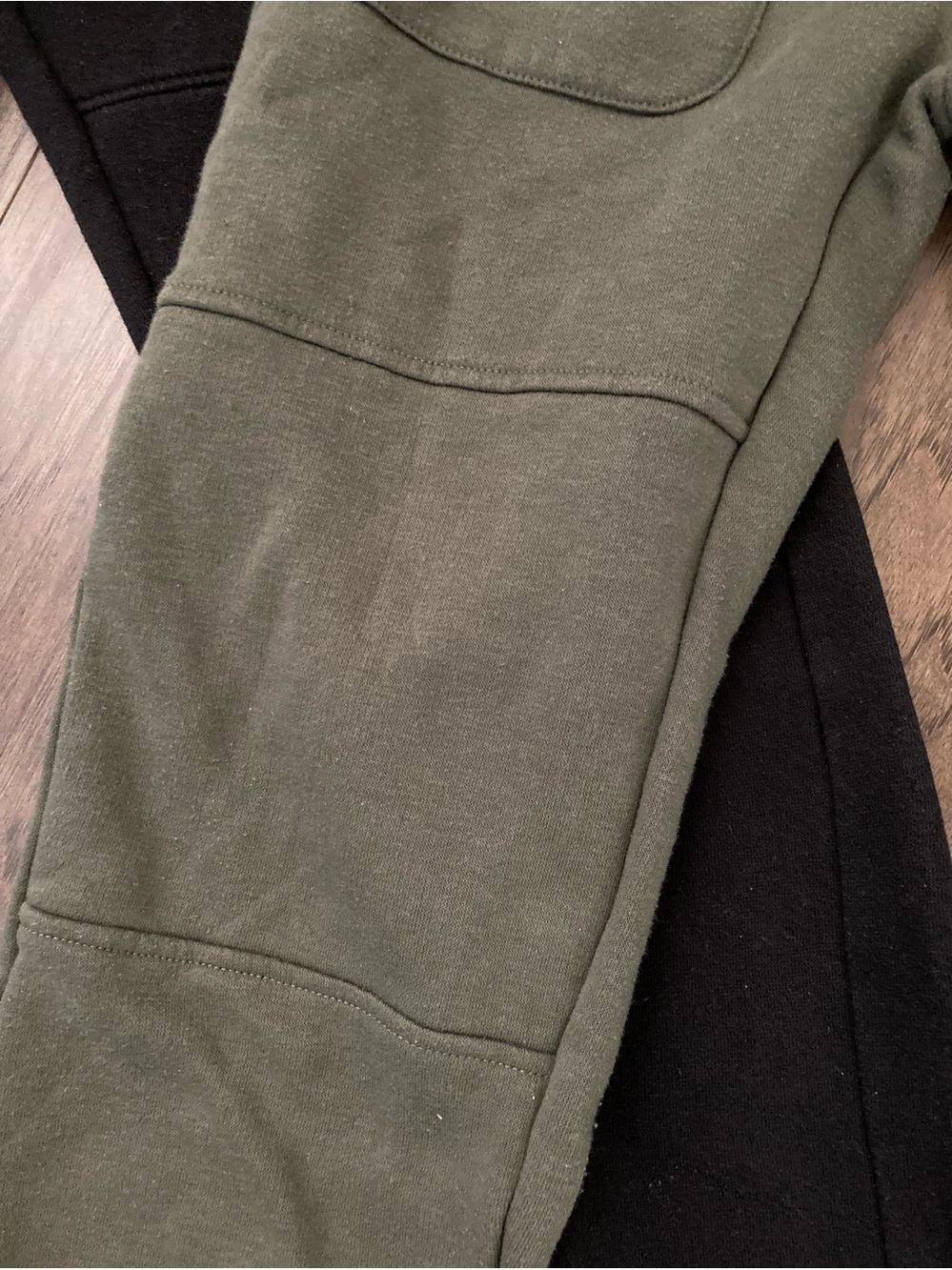 BUNDLE: Boys Sz 12-14 School Clothes Under Armour Tees Joggers Hoodie Sweater - Picture 14 of 15